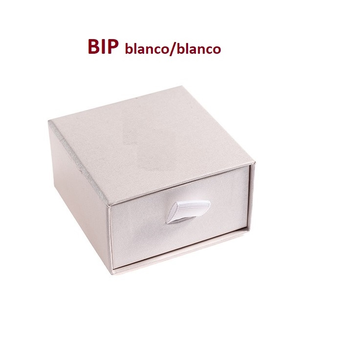 Caja BIP pendientes + cadena 73x70x40 mm.